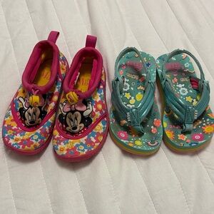 Toddler girls Minnie water shoes/flip flops
